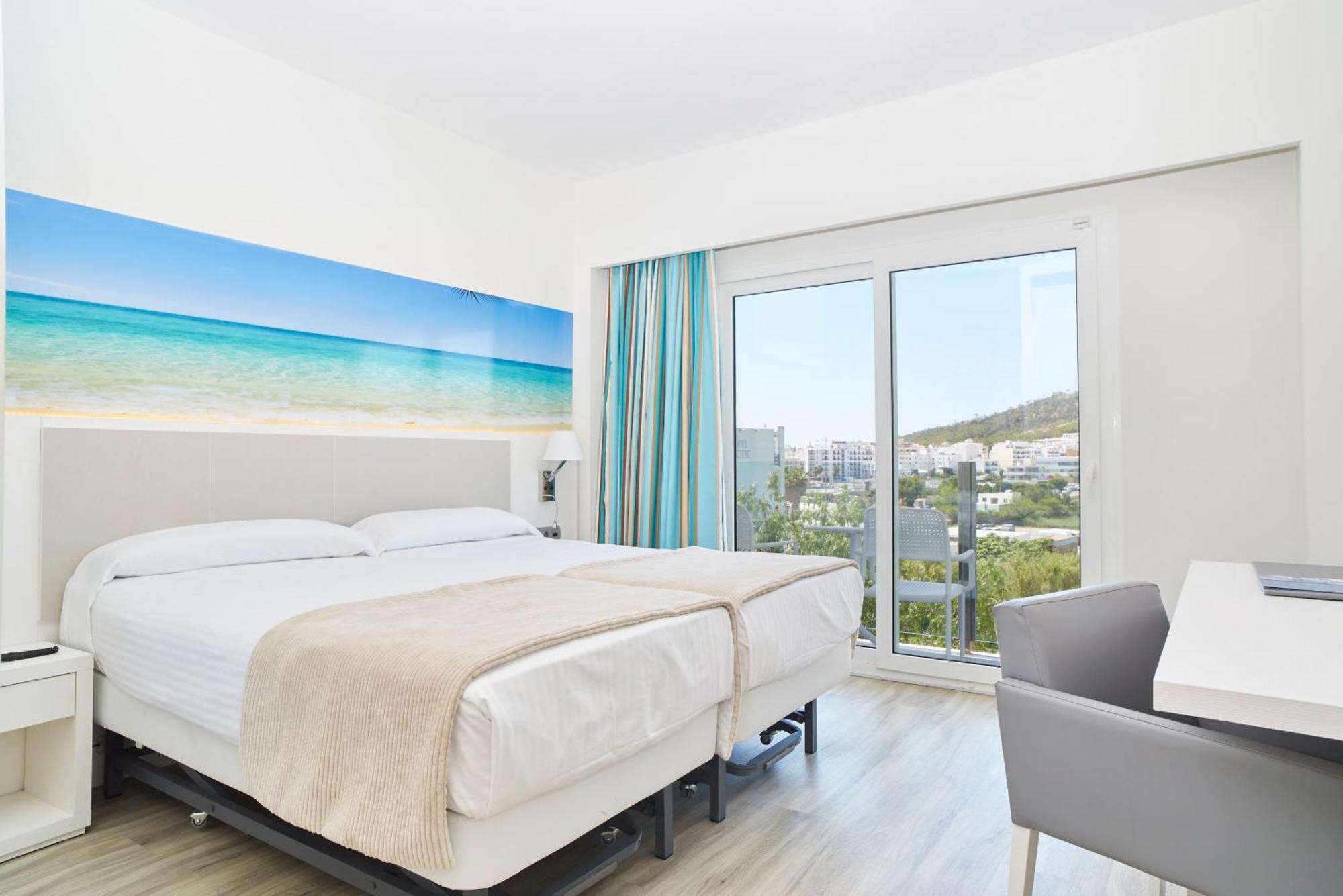 Invisa Hotel Es Pla - Adults Only Sant Antoni de Portmany Esterno foto