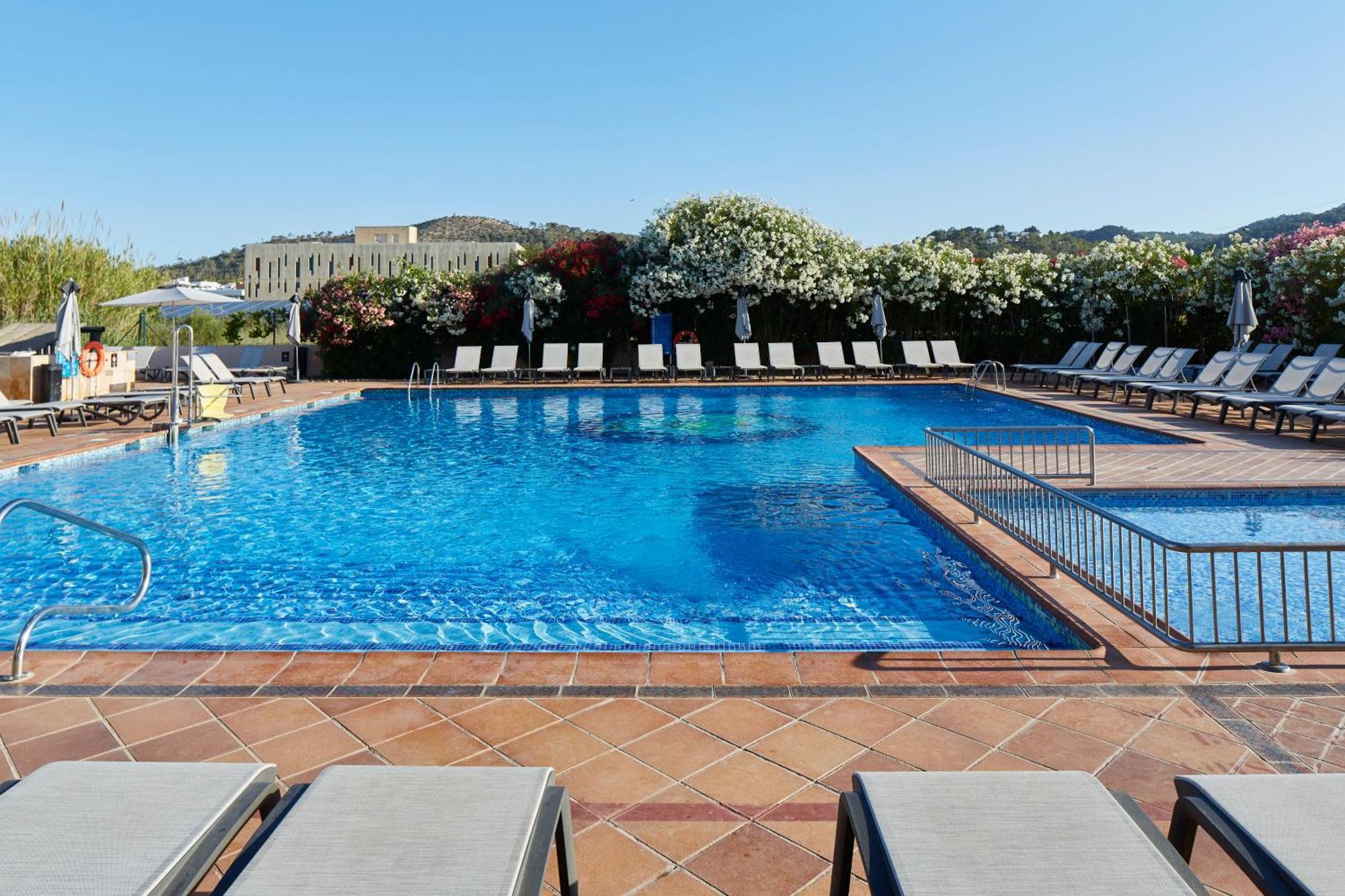 Invisa Hotel Es Pla - Adults Only Sant Antoni de Portmany Esterno foto
