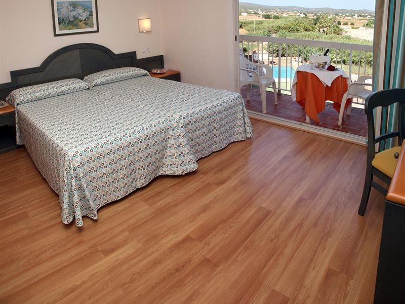 Invisa Hotel Es Pla - Adults Only Sant Antoni de Portmany Esterno foto